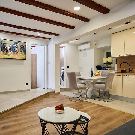Bernard Deluxe Renovated Peaceful Old Town Gem Apartment Split Exterior photo