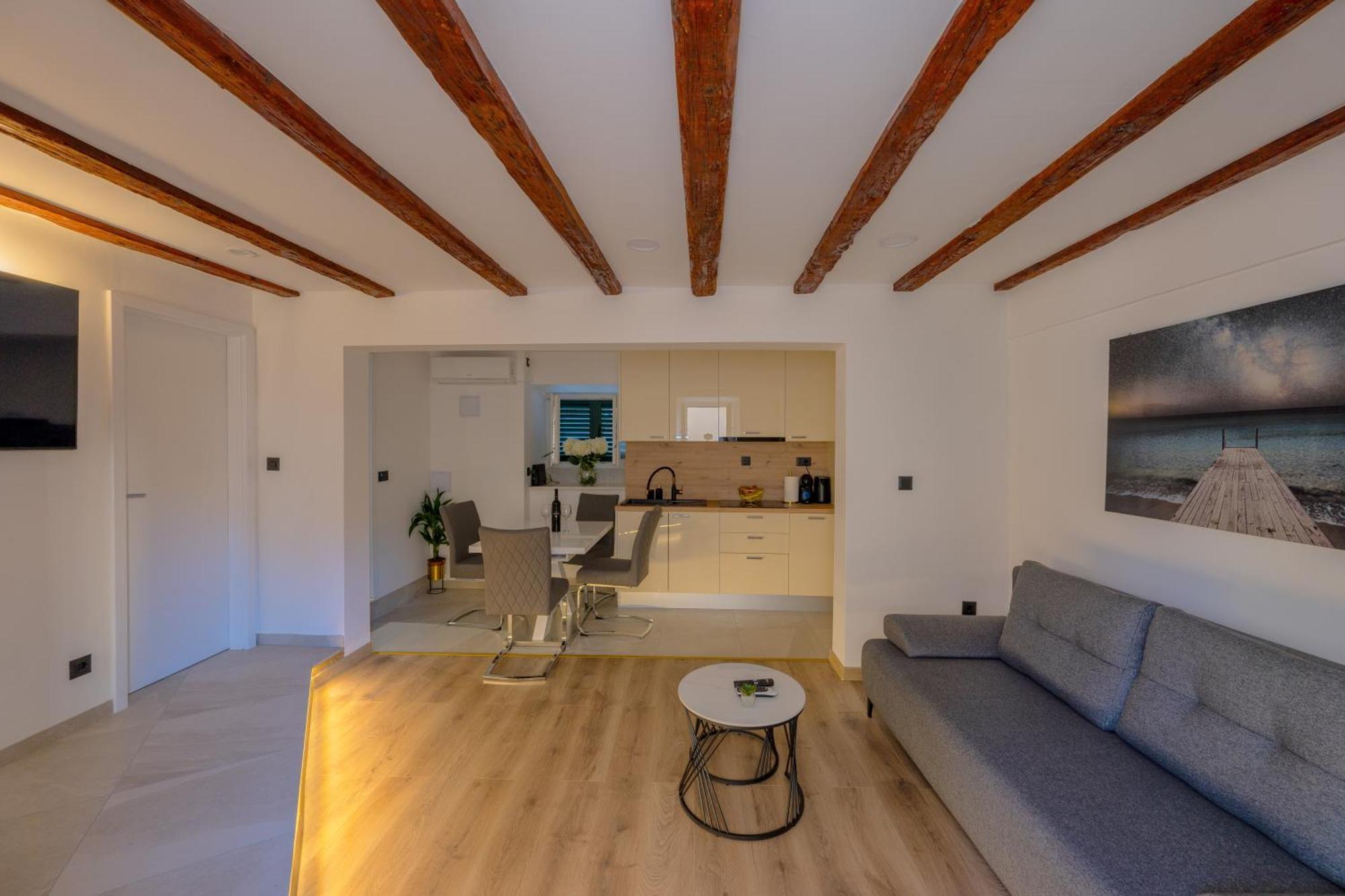 Bernard Deluxe Renovated Peaceful Old Town Gem Apartment Split Exterior photo