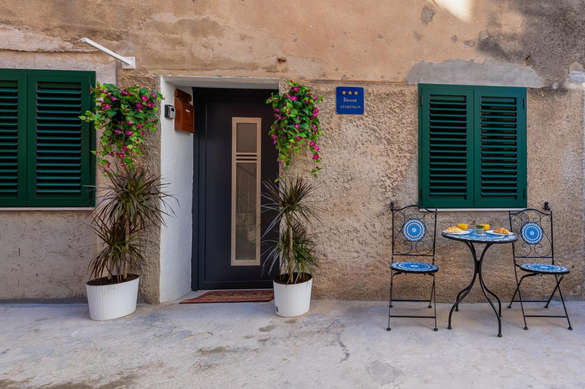 Bernard Deluxe Renovated Peaceful Old Town Gem Apartment Split Exterior photo