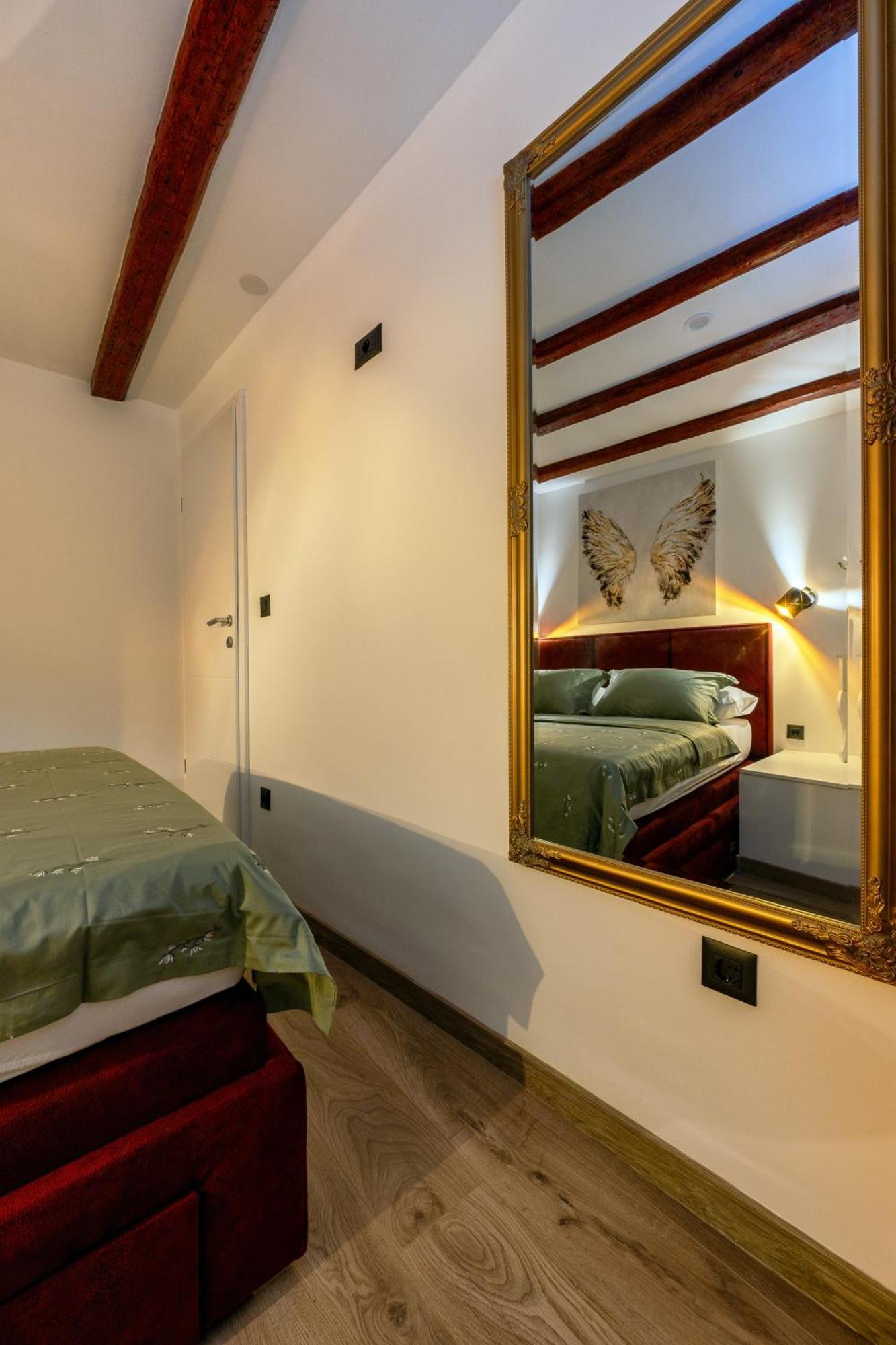 Bernard Deluxe Renovated Peaceful Old Town Gem Apartment Split Exterior photo