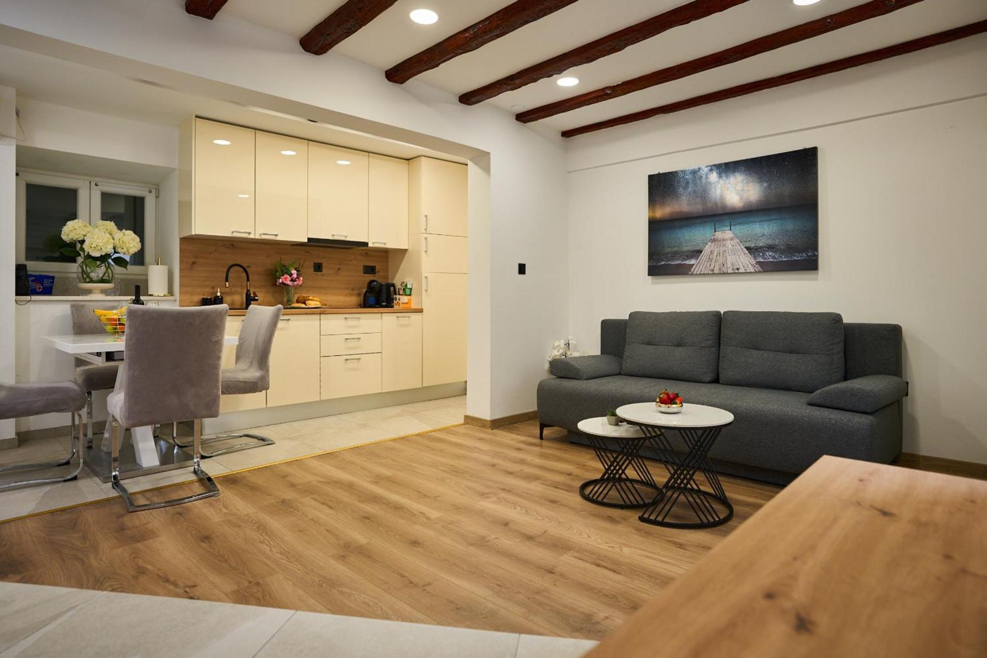 Bernard Deluxe Renovated Peaceful Old Town Gem Apartment Split Exterior photo